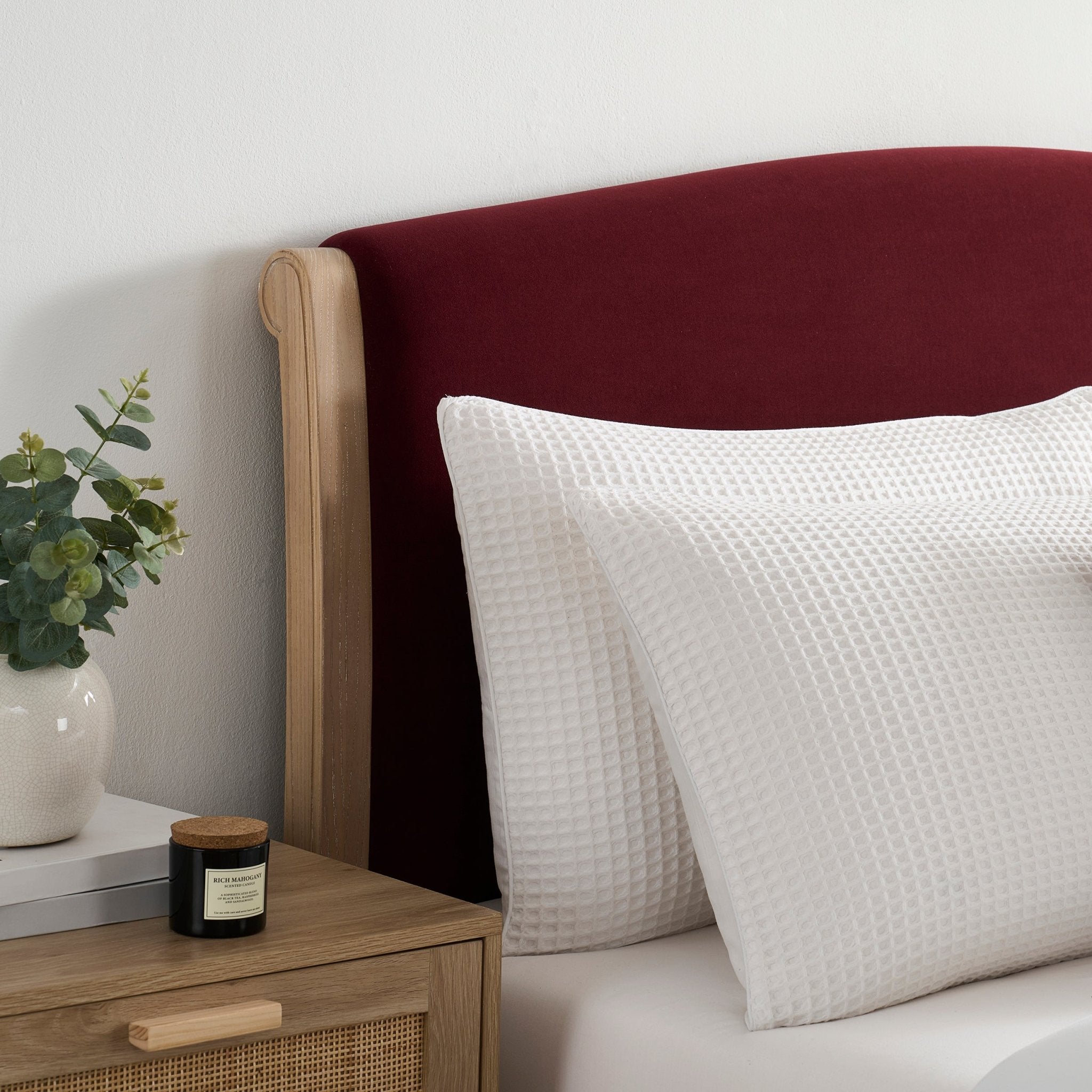 Lit - Découvrez le summum de l'élégance raffinée avec ce lit de style français de la Collection - parfait pour tout décor classique ou moderne.