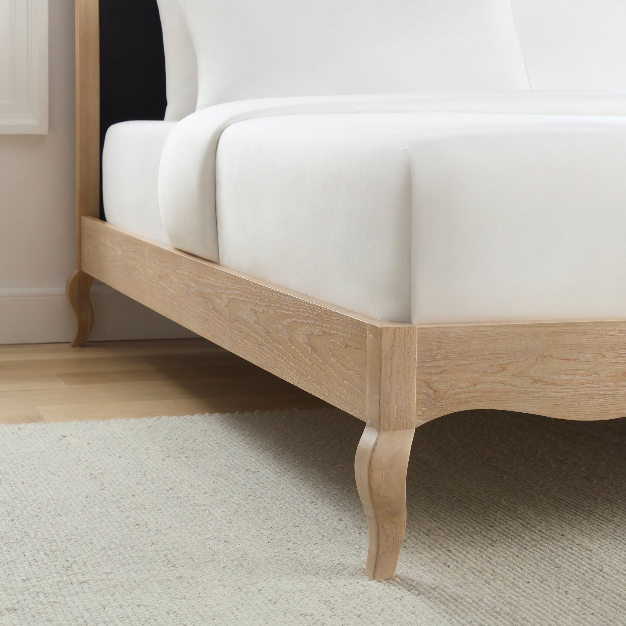 Lit - Découvrez l'élégance suprême et le raffinement avec ce lit de style français de la Collection - parfait pour tout intérieur classique ou moderne.