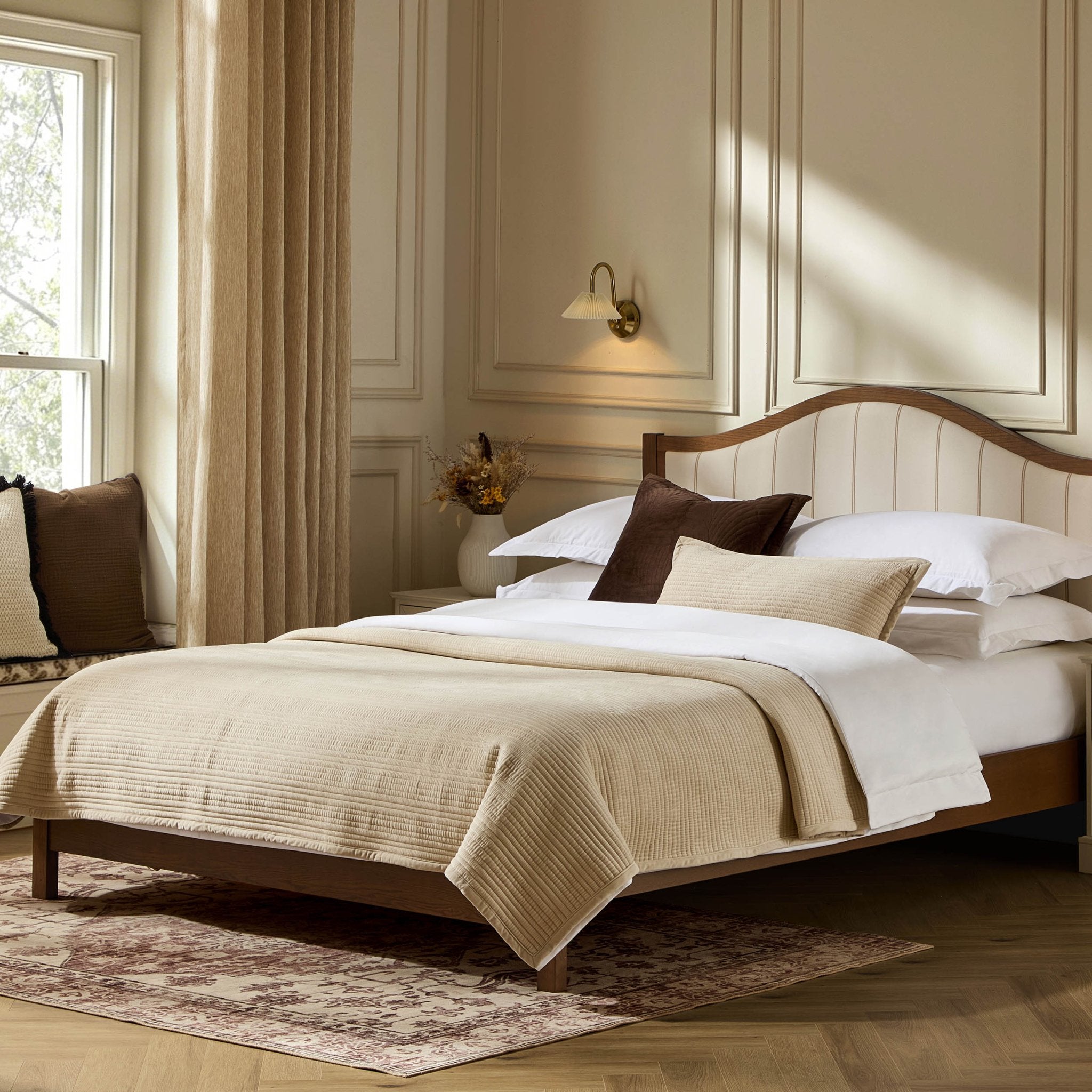 Couleurs neutres pour la chambre